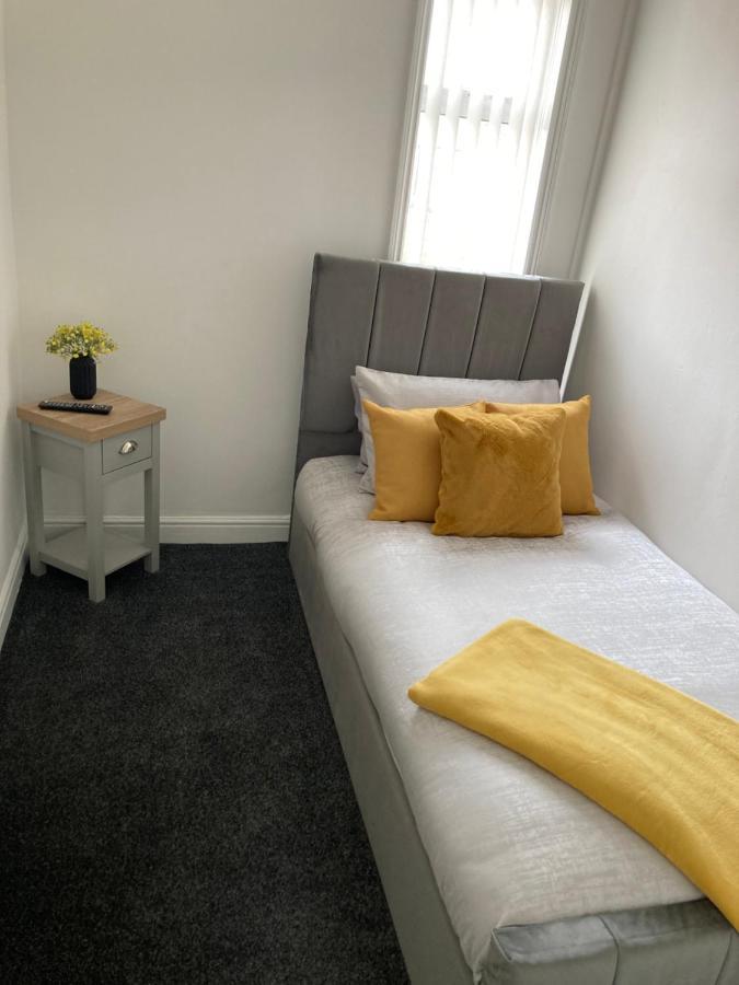 Cheshire Home Stays 크루 외부 사진